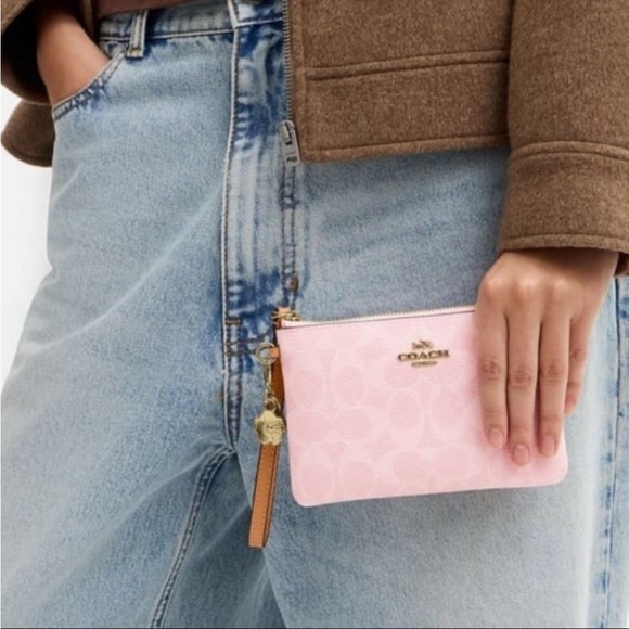 Coach Corner Zip Wristlet In Signature Canvas With Charms CEF72 NWT🌸